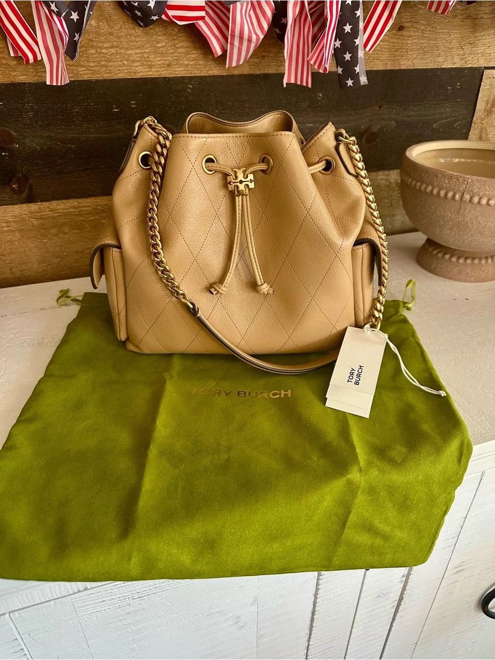 Tory Burch Beige Quilted Leather Drawstring Bucket Bag with Gold Chain - Picture 1 of 7